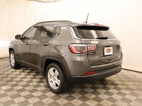 Used 2022 Jeep Compass Latitude FWD image 3