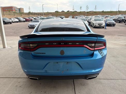 Used 2018 Dodge Charger SXT w/ Blacktop Package RWD image 5