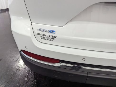 Used 2023 Jeep Grand Cherokee 4WD 4xe w/ Luxury Tech Group II image 10