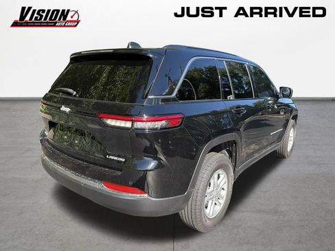 Used 2025 Jeep Grand Cherokee Laredo w/ Luxury Tech Group I AWD/4WD image 4