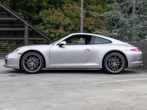 Used 2013 Porsche 911 Carrera RWD image 2