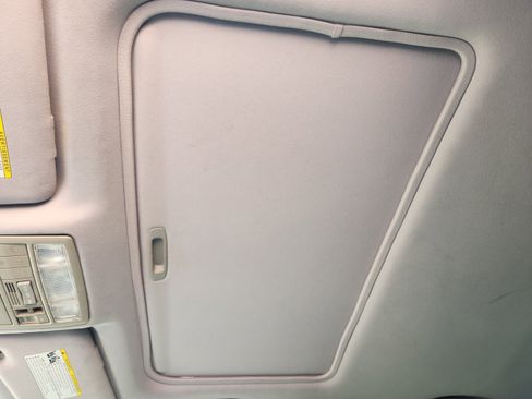 Used 2010 Toyota Camry XLE FWD image 25