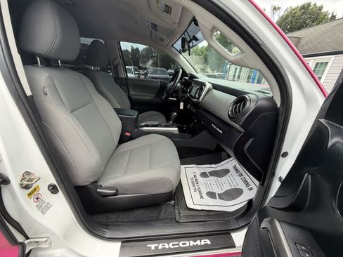 Used 2016 Toyota Tacoma SR5 w/ SR5 Appearance Package (SN) RWD image 15
