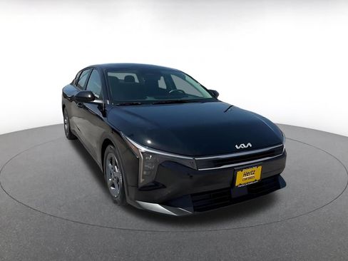 Used 2026 Kia K4 FWD image 3