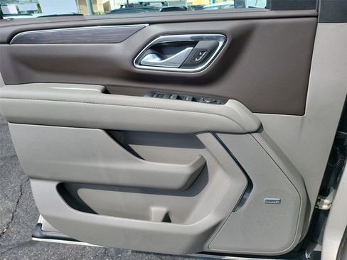 Used 2024 Chevrolet Tahoe LT w/ Luxury Package RWD image 14