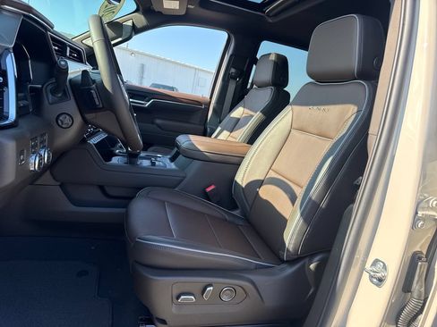 New 2026 GMC Sierra 1500 Denali w/ Denali Reserve Package AWD/4WD image 16