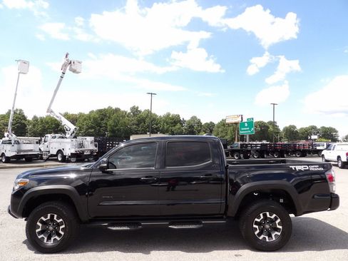 Used 2022 Toyota Tacoma TRD Off-Road w/ Technology Package RWD image 59