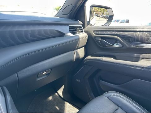 Certified 2023 GMC Yukon XL Denali w/ Denali Reserve Package image 5