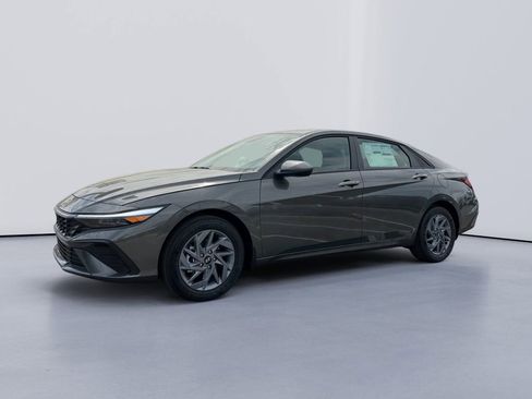 New 2026 Hyundai Elantra Hybrid FWD image 7