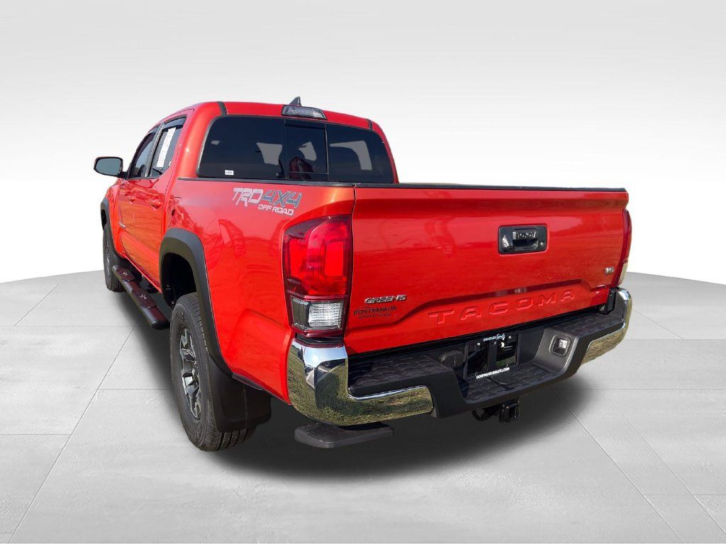Used 2017 Toyota Tacoma TRD Off-Road w/ Tow Package (A/T) AWD/4WD image 3