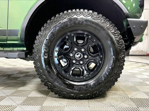 Used 2023 Ford Bronco Wildtrak image 8