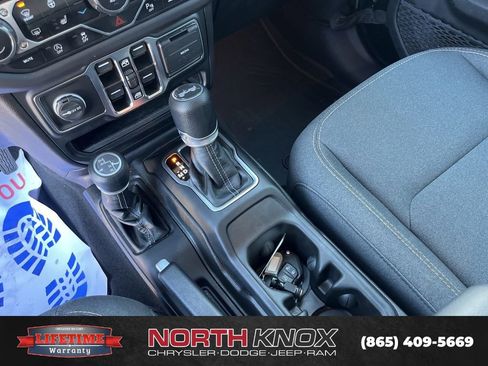 Used 2024 Jeep Wrangler Sahara w/ Safety Group image 10