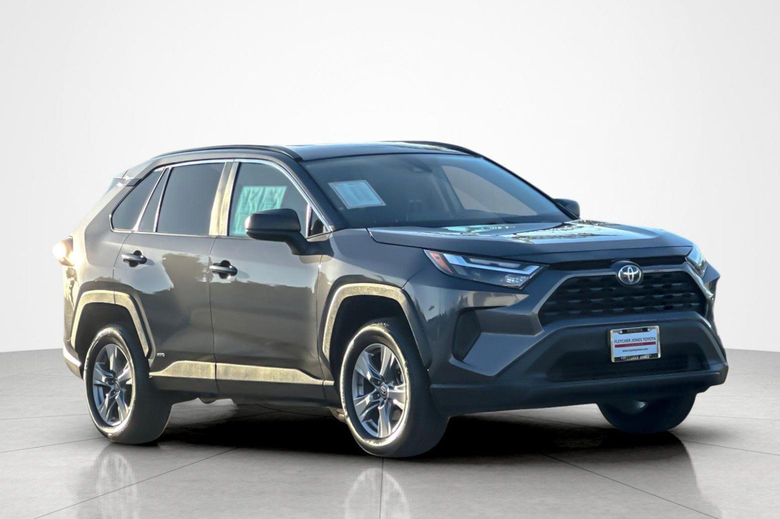 Used 2024 Toyota RAV4 LE AWD/4WD image 7