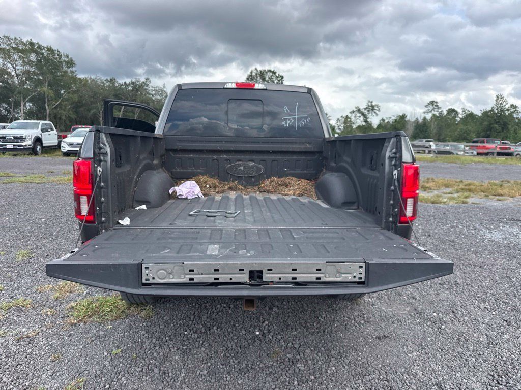 Used 2018 Ford F150 Lariat w/ Equipment Group 502A Luxury AWD/4WD image 14
