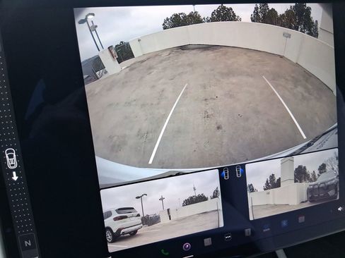 Used 2022 Tesla Model X AWD image 23