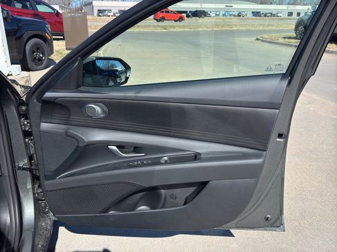 New 2026 Hyundai Elantra SE image 25