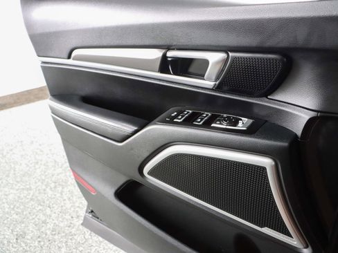 Used 2022 Kia Telluride LX AWD/4WD image 21