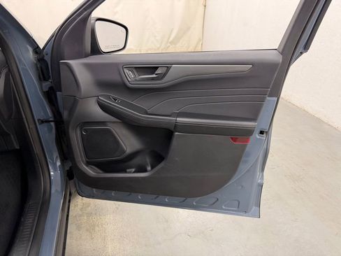 Used 2023 Ford Escape Active AWD/4WD image 9