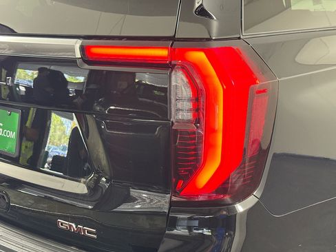 Used 2025 GMC Yukon Denali AWD/4WD image 31