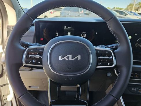 New 2026 Kia Carnival image 18