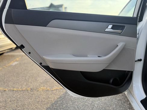 Used 2017 Hyundai Sonata SE FWD image 12