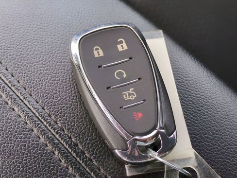 Used 2025 Chevrolet Malibu LT image 30