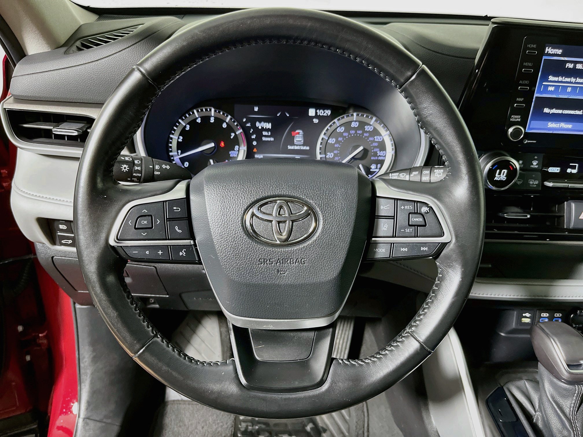 Used 2022 Toyota Highlander XLE FWD image 17