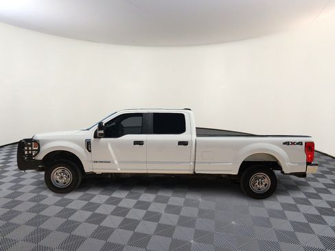 Used 2022 Ford F250 XL w/ Power Equipment Group AWD/4WD image 2