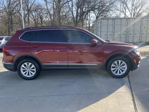 Used 2018 Volkswagen Tiguan SEL image 3