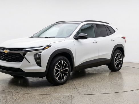 Used 2025 Chevrolet TrailBlazer LT image 3