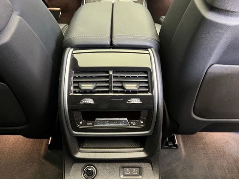 Certified 2026 BMW X7 M60i AWD/4WD image 9