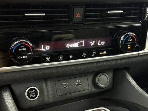 Used 2023 Nissan Rogue SV FWD image 19