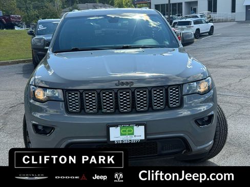 Certified 2019 Jeep Grand Cherokee Altitude AWD/4WD image 2