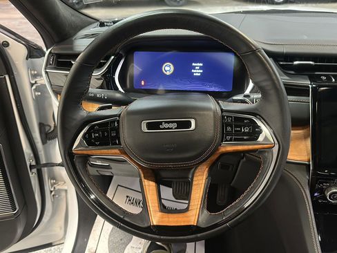 Used 2023 Jeep Grand Cherokee L Summit image 18