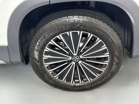 New 2026 Volkswagen Tiguan S image 9