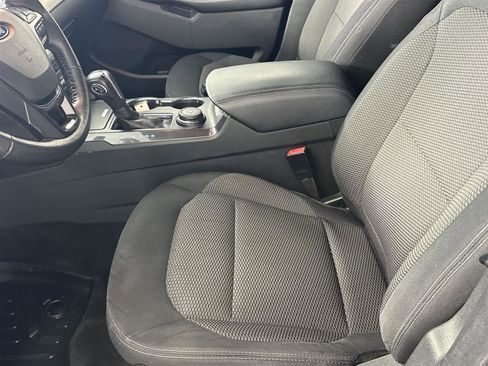 Used 2018 Ford Explorer XLT image 11