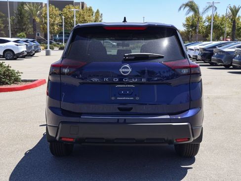 New 2026 Nissan Rogue SV FWD image 5