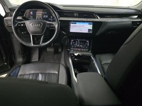 Used 2022 Audi e-tron Premium image 2