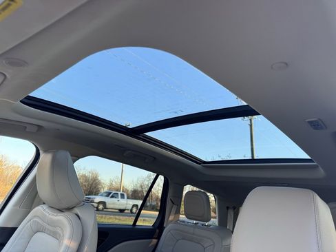 Used 2023 Lincoln Aviator Reserve w/ Equipment Group 201A image 12