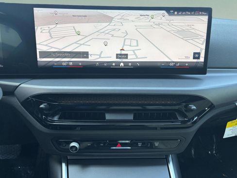 Used 2025 BMW 230i Coupe w/ Premium Package image 14