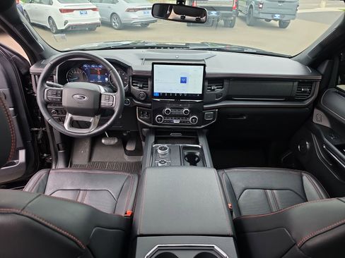 Used 2023 Ford Expedition Limited AWD/4WD image 14