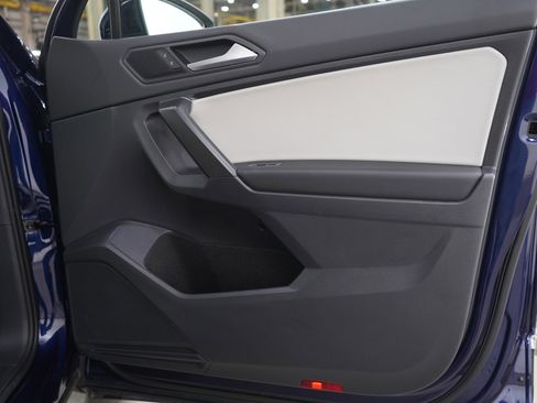 Used 2021 Volkswagen Tiguan S image 9