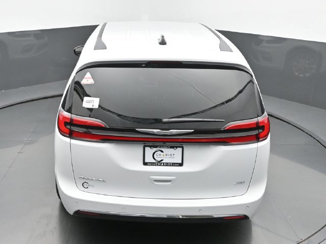 New 2025 Chrysler Pacifica Select w/ Uconnect Theater Family Group AWD/4WD image 42