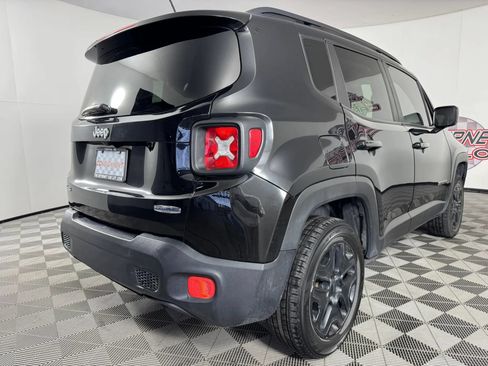 Used 2017 Jeep Renegade Latitude w/ Cold Weather Group AWD/4WD image 25
