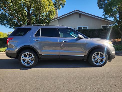 Used 2013 Ford Explorer Limited image 19