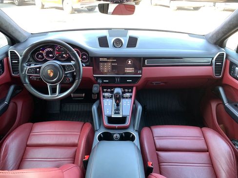 Used 2023 Porsche Cayenne GTS AWD/4WD image 13