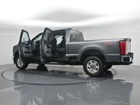 New 2026 Ford F250 XLT w/ FX4 Off-Road Package image 34