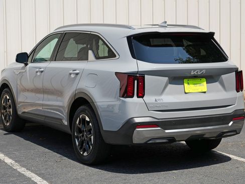 Used 2025 Kia Sorento S w/ Panoramic Sunroof Package FWD image 53