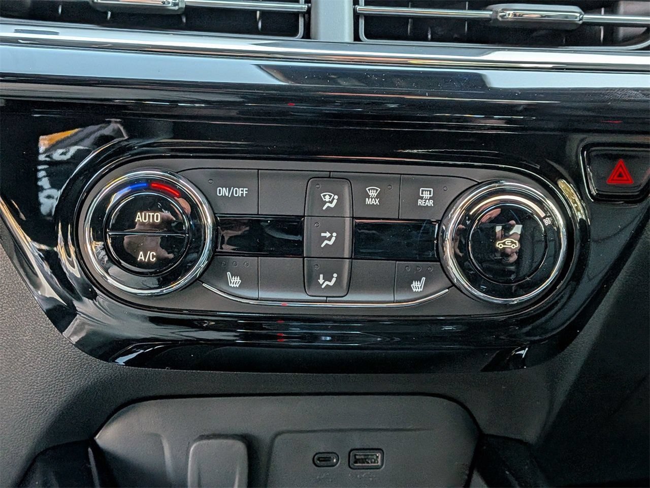 New 2026 Chevrolet Trax RS w/ Driver Confidence Package FWD image 31