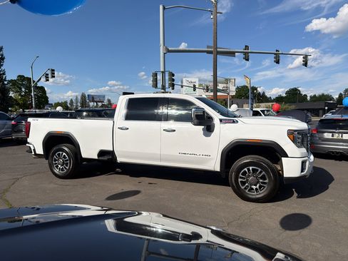Used 2020 GMC Sierra 3500 Denali w/ Denali Ultimate Package AWD/4WD image 9